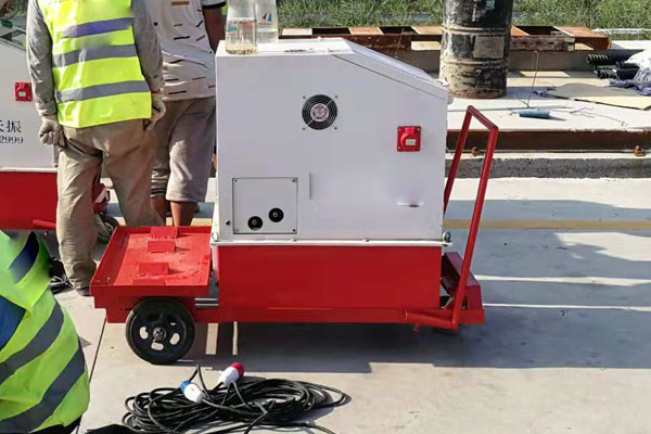 智能張拉設(shè)備廠家談橋梁伸縮縫的安裝，行車安它說了算？！